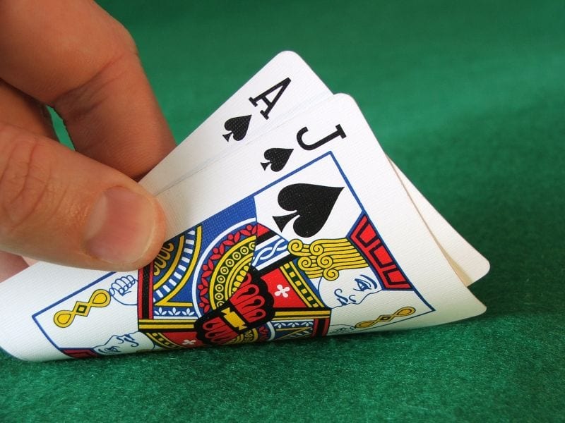 Blackjack France : “frapper” pour obtenir une nouvelle carte