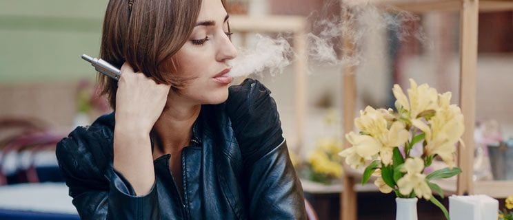 Cigarette électronique : est ce qu’elle moins dangereuse que le tabac ?